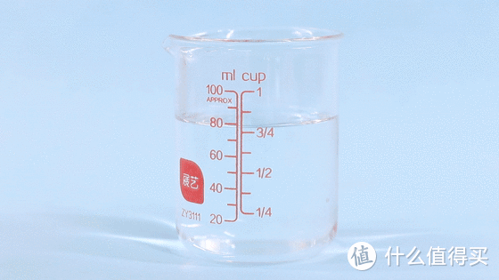 初始80毫升的水被棉柔巾吸收后变成了68毫升,吸水性还是可以的嘛~吸水