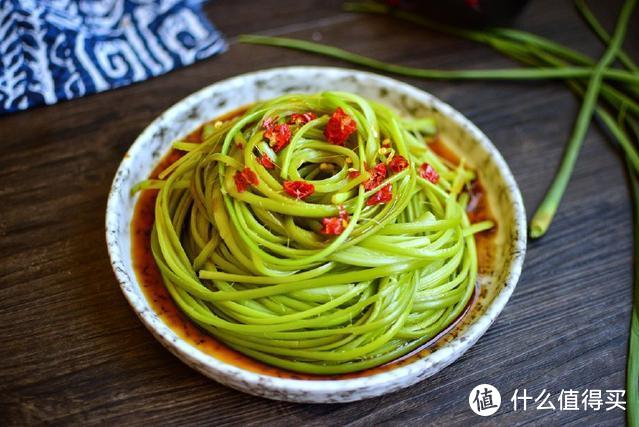 这道菜辣味香味都十足，还能杀菌，老公最馋它，真是下饭下酒好菜