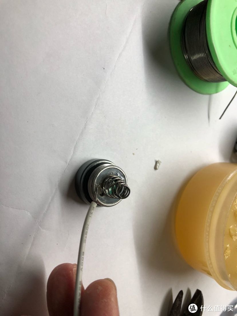 达文西的手电？达文西拆解维修一支电池漏液导致损坏的Led手电