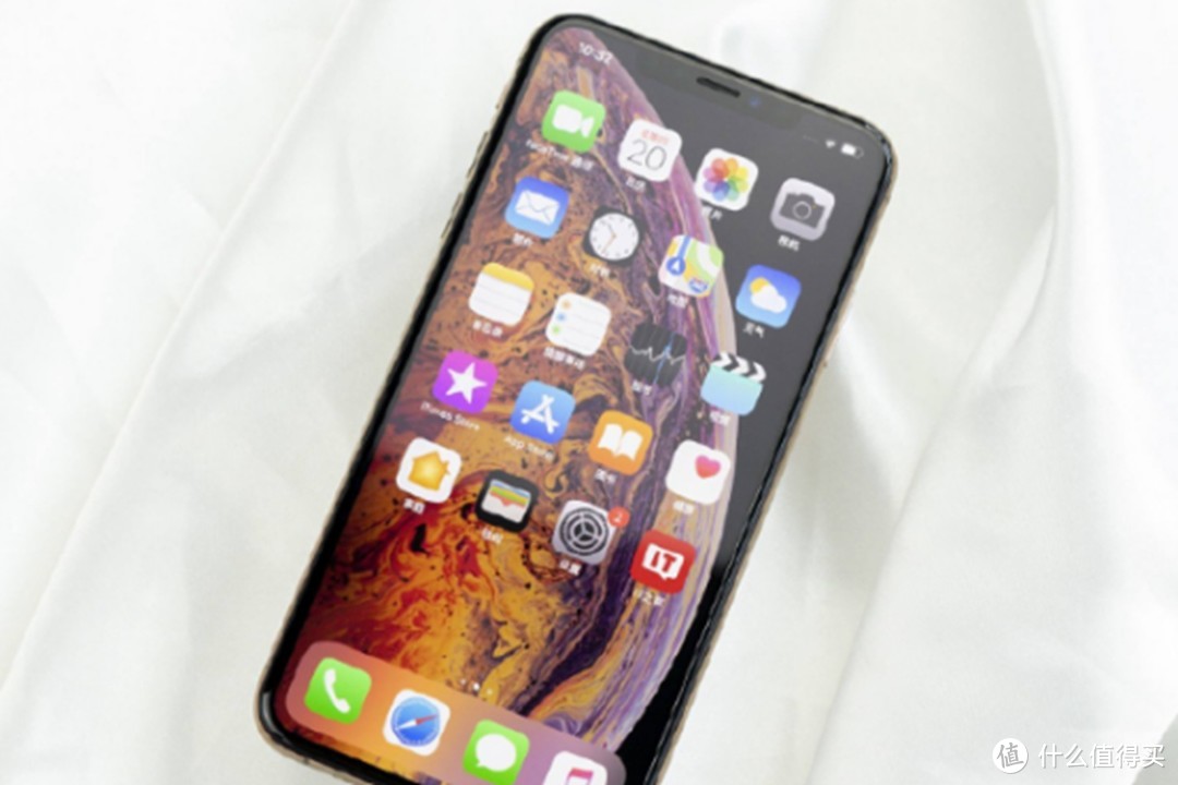 iPhoneXS Max与iPhone11相比，价格相差不多，区别都在哪里？