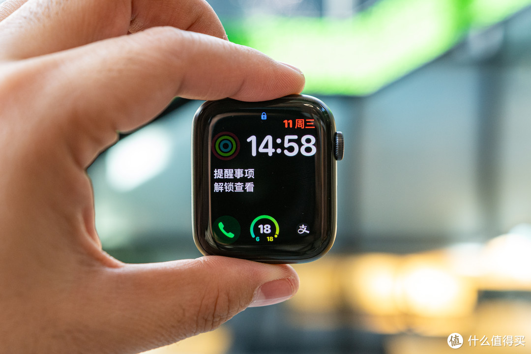 Apple Watch 5 44mm 蜂窝版解毒报告：评测体验 / 软件介绍/ 配件推荐