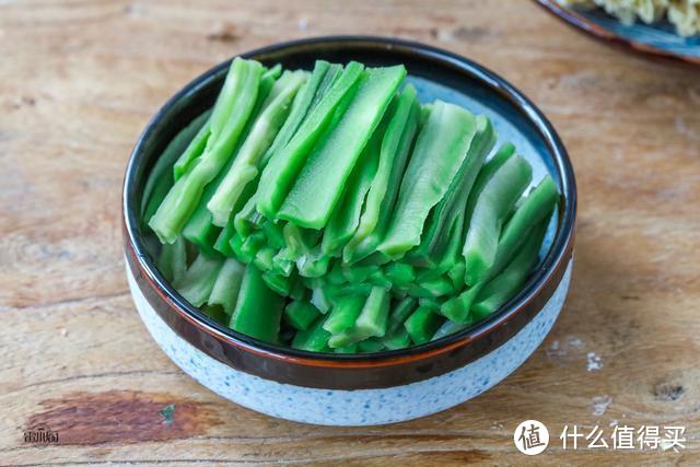 蔬菜里的贵族菜，99块钱一斤，咬一口嘎嘣脆，重庆人吃火锅必点