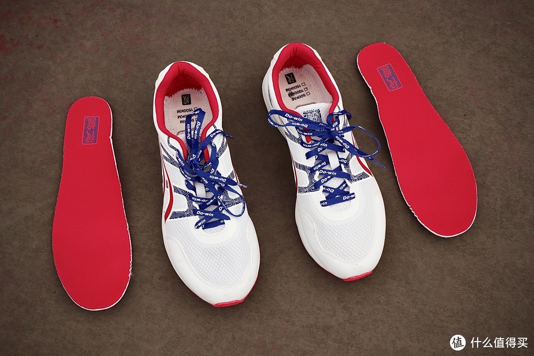 多威征途碳板跑鞋MR3900，为大跑量而生的国民跑鞋。