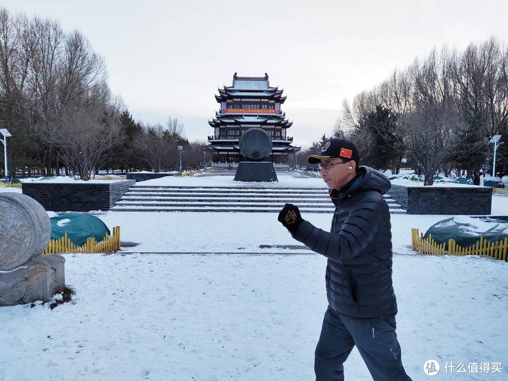 多模式降噪耳机  一键开启畅想音乐