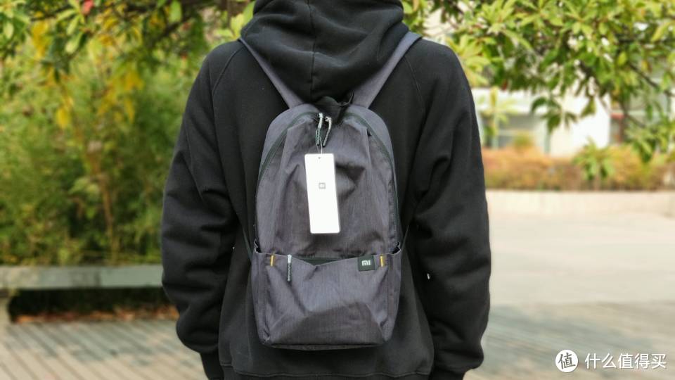 年轻人的第一款小背包——小米小背包评测