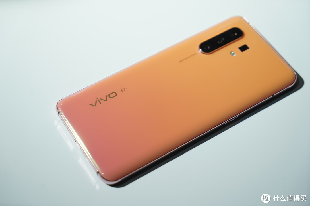 首发三星5G芯片、60倍变焦四摄：vivo X30系列手机正式发布，售价3298元起