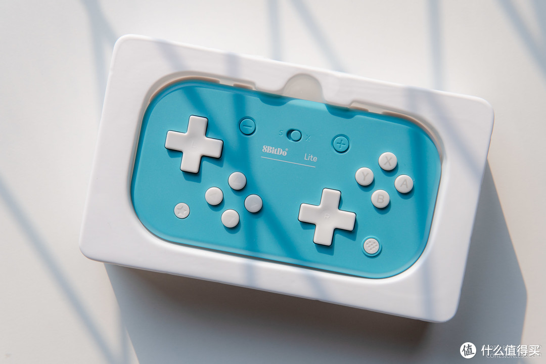 8BitDo Lite - 摇杆和十字键间的抉择