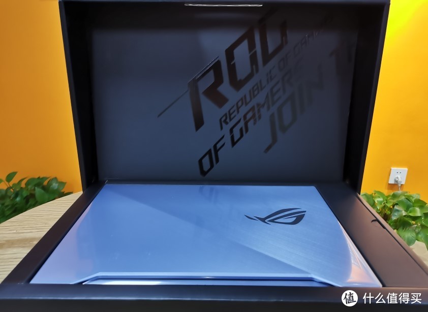 创意工作者的灵感之地,rog幻15冰川蓝的品质体验