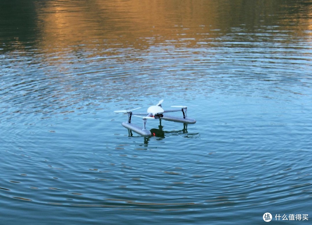 “水陆空”三栖全能蛋？臻迪全场景自拍寻影师臻迪PowerEgg X评测