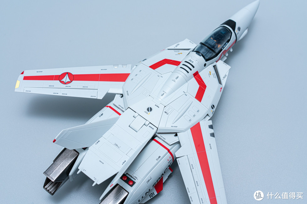 飞翔的女武神，万代DX超合金VF-1系列可变战机模型 
