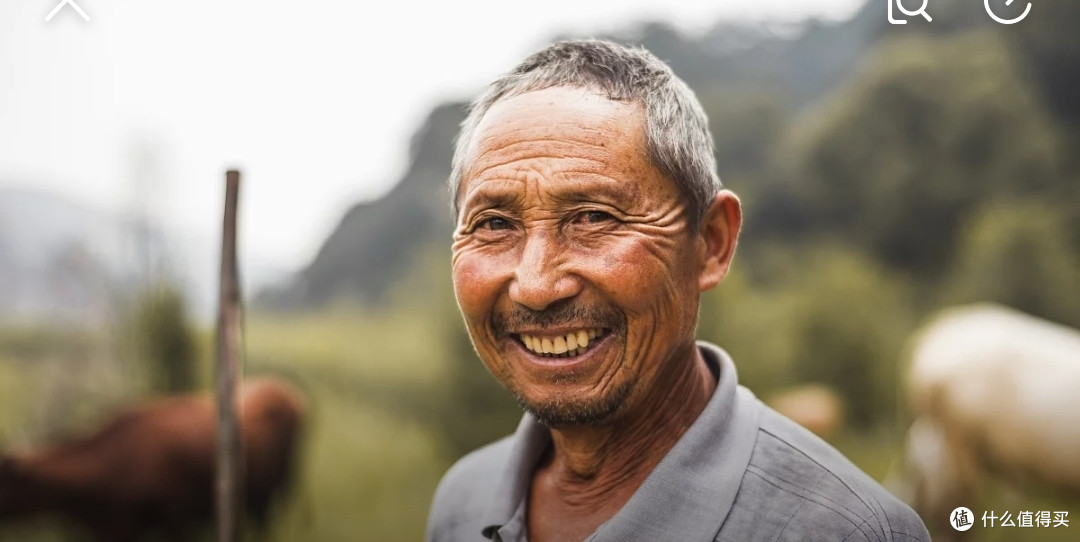 劳作的农民皱纹都很多