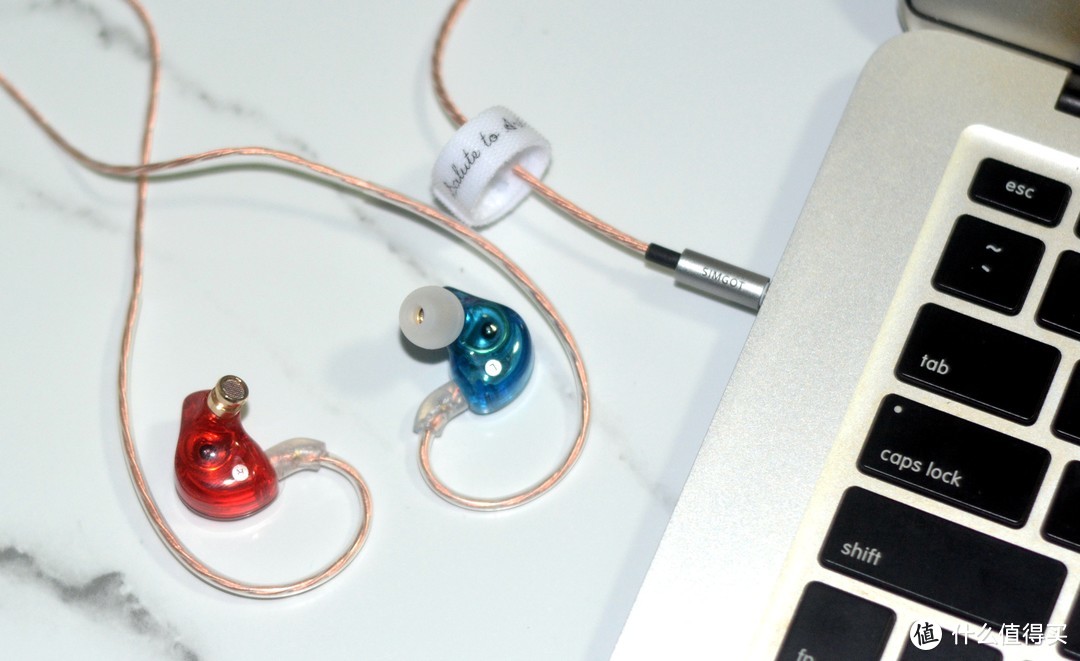 红蓝“CP”有线耳机，兴戈MT1能否驾驭无损音乐？