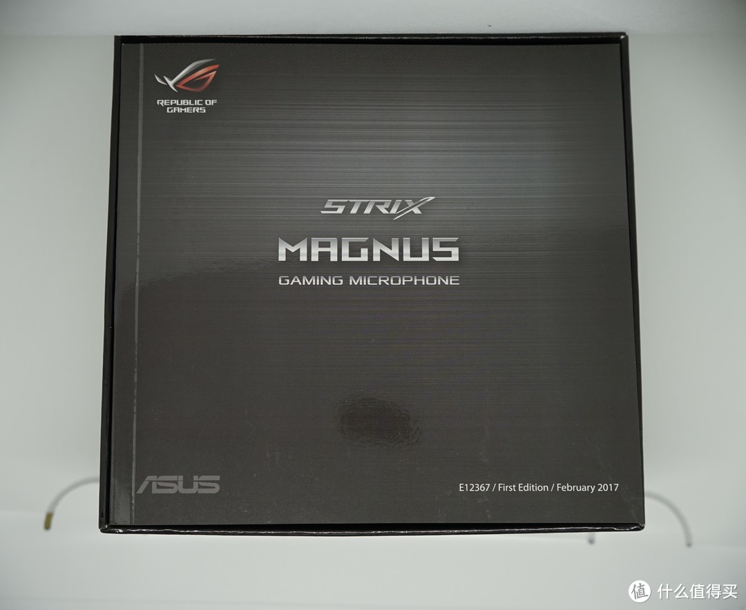 原价1499的麦克风居然还不带变声器——rog magnus开箱