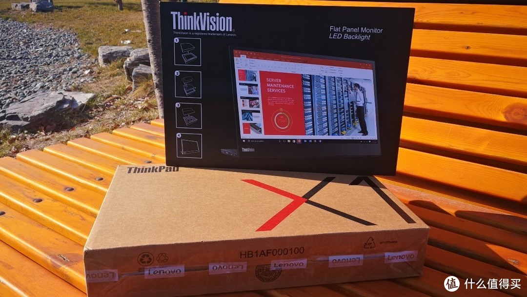 ThinkPad X1 Carbon 7th & ThinkVision M14