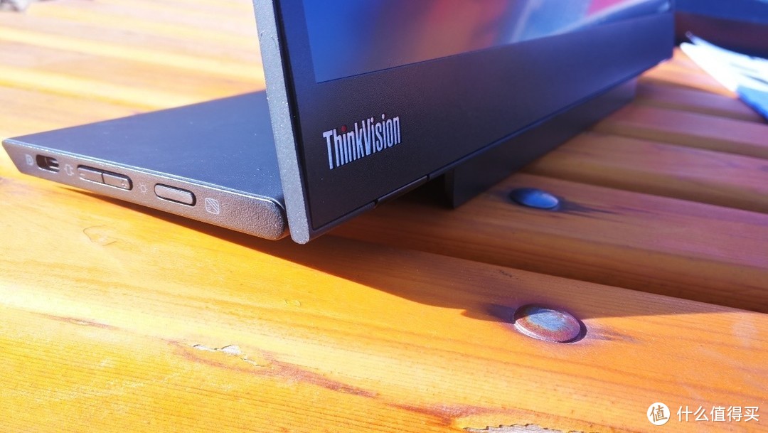 ThinkPad X1 Carbon 7th & ThinkVision M14