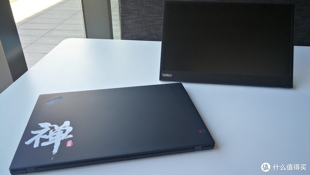 ThinkPad X1 Carbon 7th & ThinkVision M14