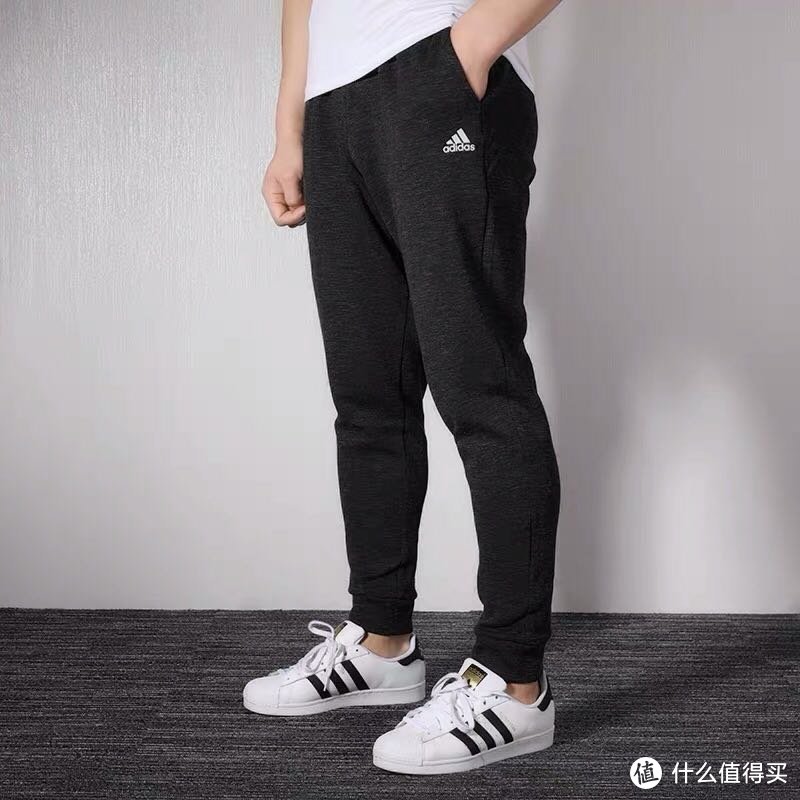 圣诞预热，瞄一眼adidas折扣店有没有耙活