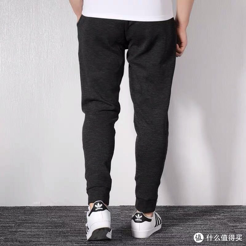 圣诞预热，瞄一眼adidas折扣店有没有耙活