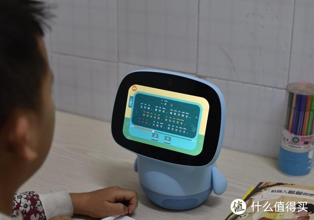 寓教于乐，孩子超喜欢！一款萌趣的聪聪AI陪伴教育机器人体验