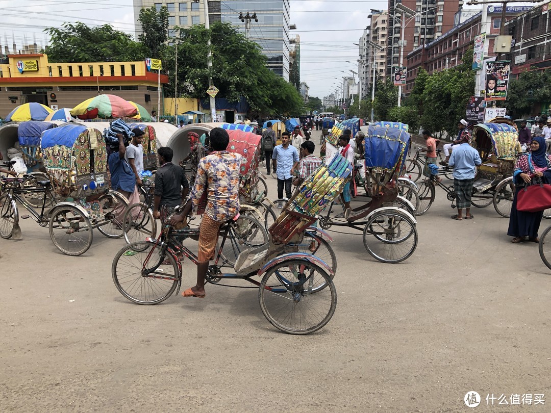 贫民窟旁，人妖小姐姐带我走进她的闺房…—孟加拉穷游实录(1)