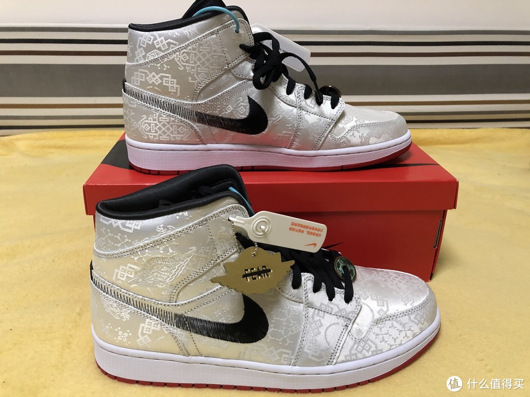 AJ1 MID 白丝绸