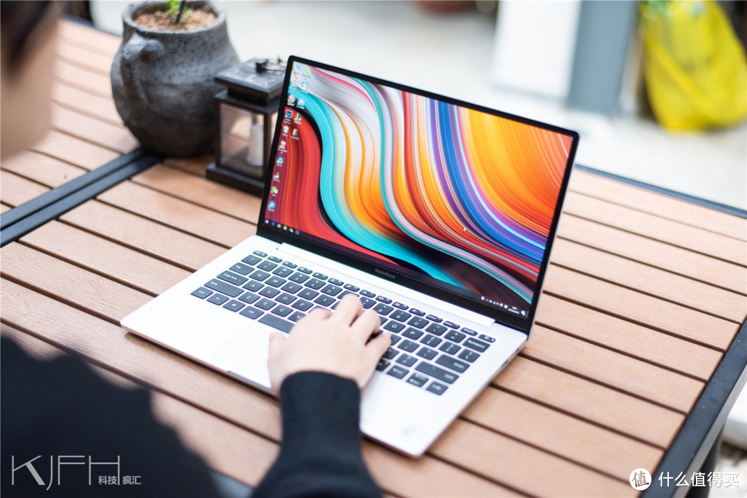 RedmiBook 13上手图赏：红米第一款13寸本，轻薄+高性能，舒服