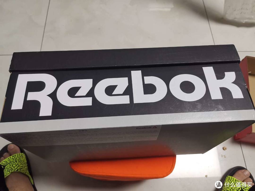 reebok也比RBK要顺眼许多