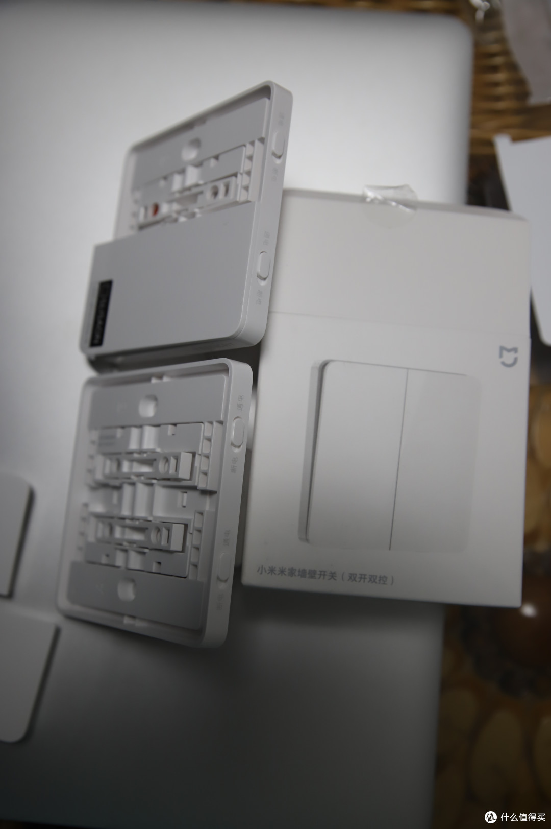 小家装修事儿 篇一:小米米家墙壁开关与yeelight凌动开关对比评测