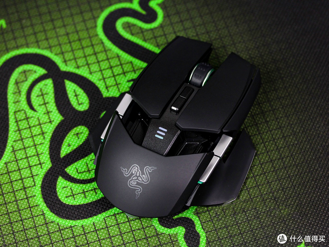 能打的只剩一个？2019年最轻的无线旗舰鼠标：雷蛇RAZER  毒蝰 终极版 评测