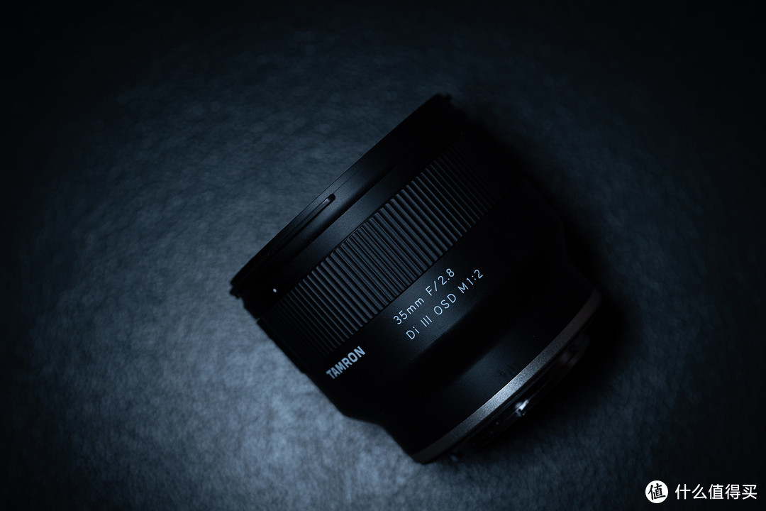 腾龙35mm f2.8微距镜头（索尼E口）：亲民的诚意头并不多