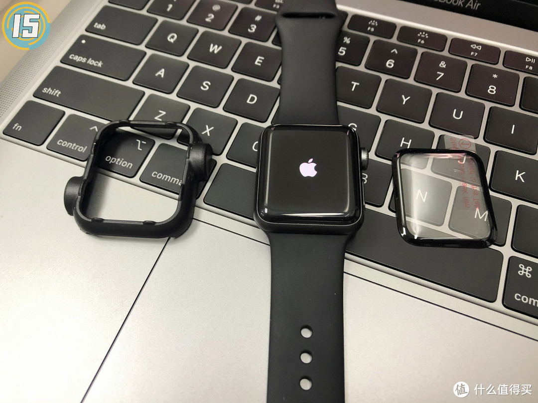 Apple Watch究竟要不要贴膜？我贴了一张试试