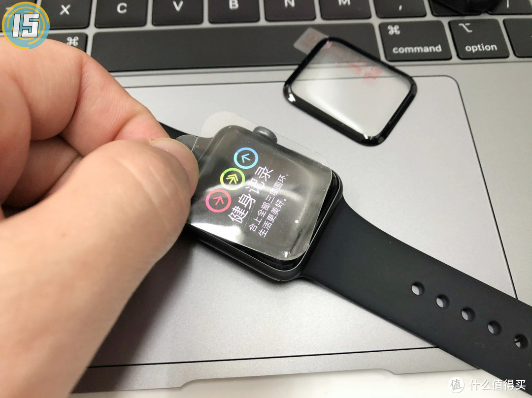 Apple Watch究竟要不要贴膜？我贴了一张试试
