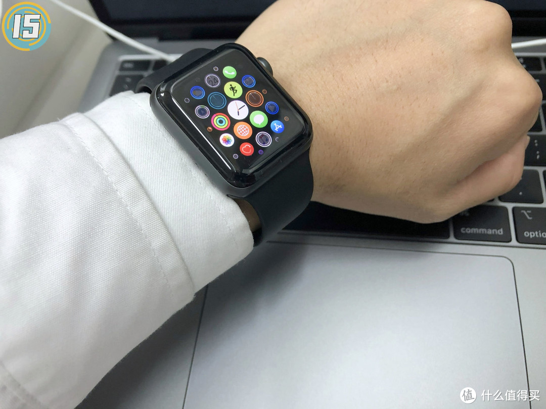 Apple Watch究竟要不要贴膜？我贴了一张试试