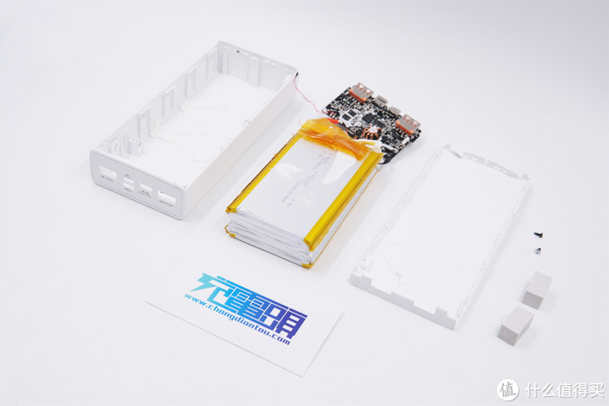 拆解报告:Baseus倍思20000mAh 45W PD快充移动电源BS-20KP204