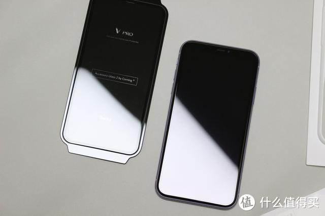 购买IPhone11而不知道贴一块什么样的钢化膜？看这里就对了