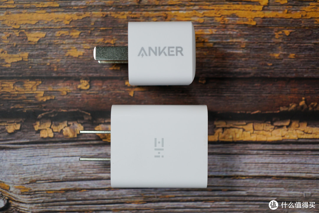 Anker Nano PD快充头对比紫米PD快充头