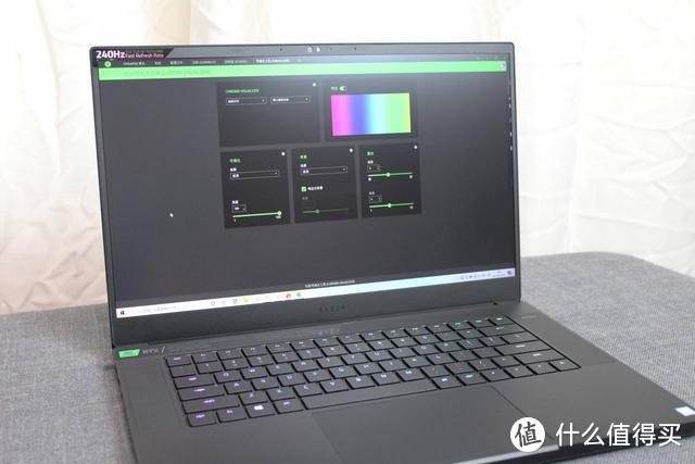 240Hz+RTX2070+9代i7，2万买它值得吗？雷蛇灵刃15精英光轴版评测
