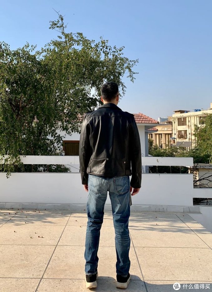 300多块钱的真皮机车夹克加真人秀