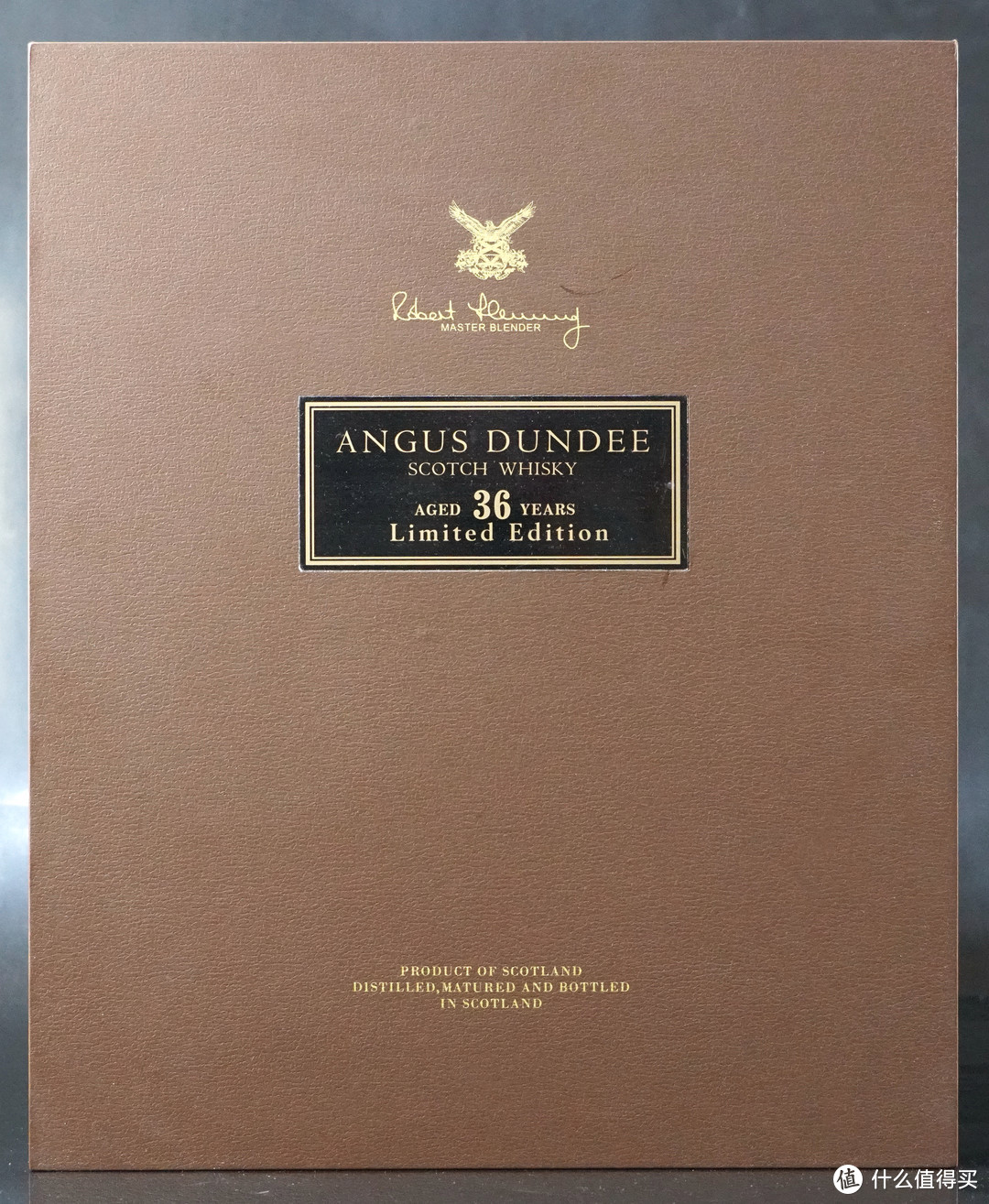 又添新的“镇桌之宝”，全球限量1200瓶的 Angus Dundee 36年 水晶樽 威士忌礼盒