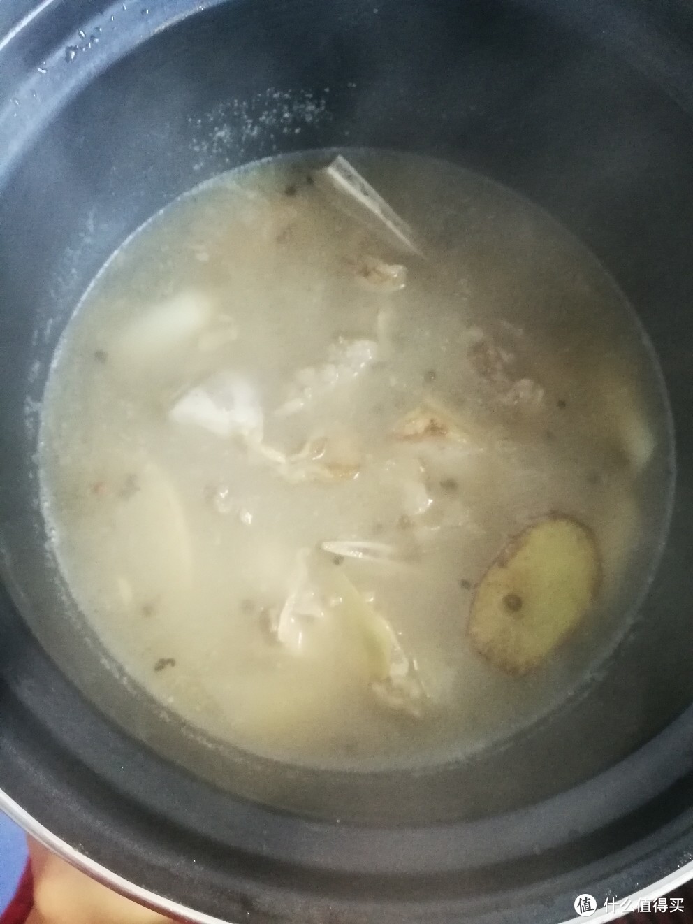 牛钙骨萝卜汤～暖身美味又滋补
