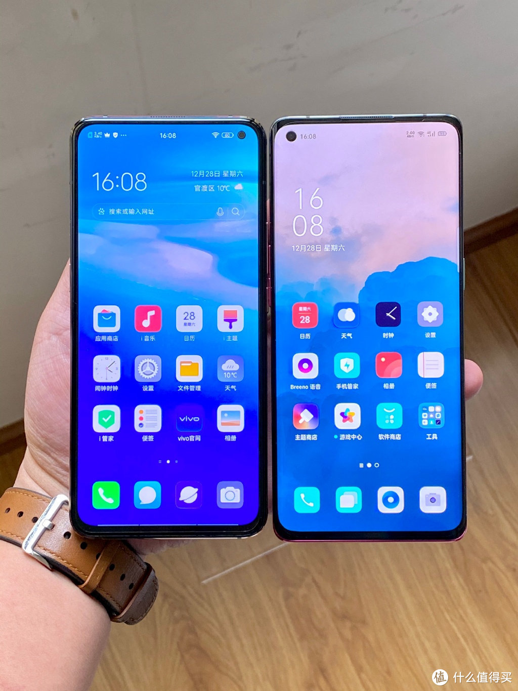 左vivo X30，右OPPO Reno3