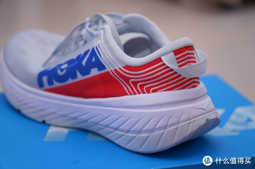 这个时代将拥有一双碳板跑鞋--HOKA ONE ONE CarbonX