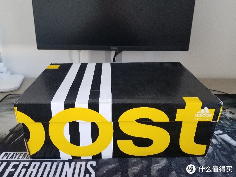 Adidas Zone Boost 篮球鞋，实战与颜值并存