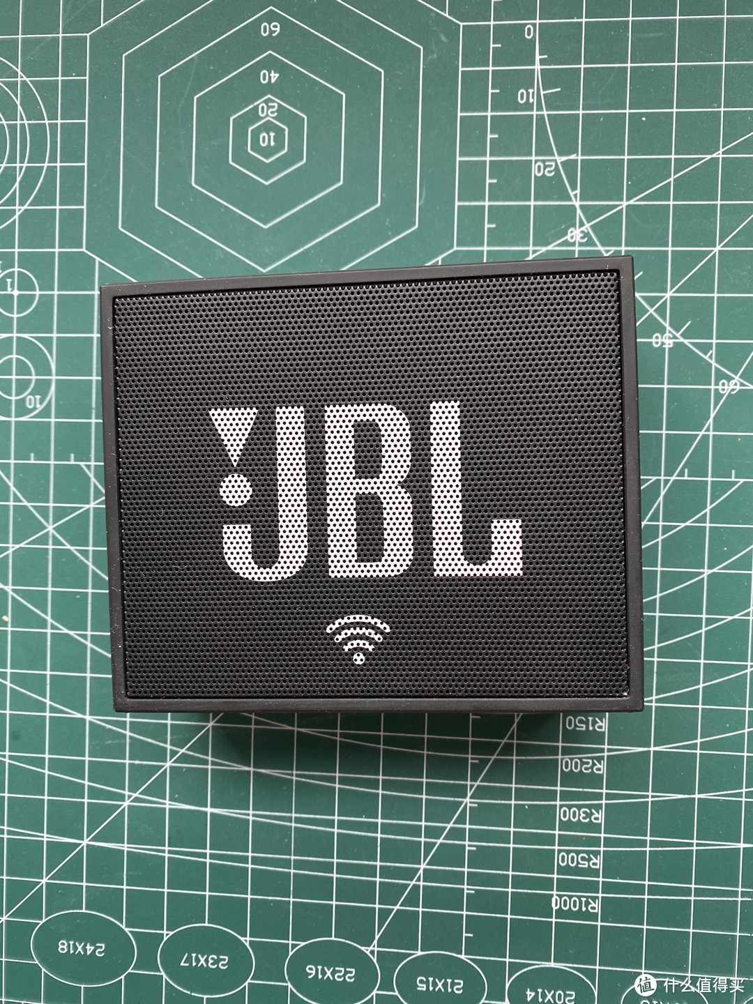 诚意吃灰的JBL蓝牙音箱评测