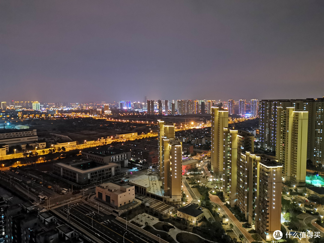 华为超级夜景  f1.8/4秒/iso1250