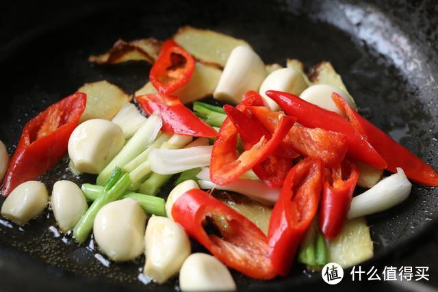 这菜口味醇香，咸甜带鲜，我家过年餐桌上的必备硬菜