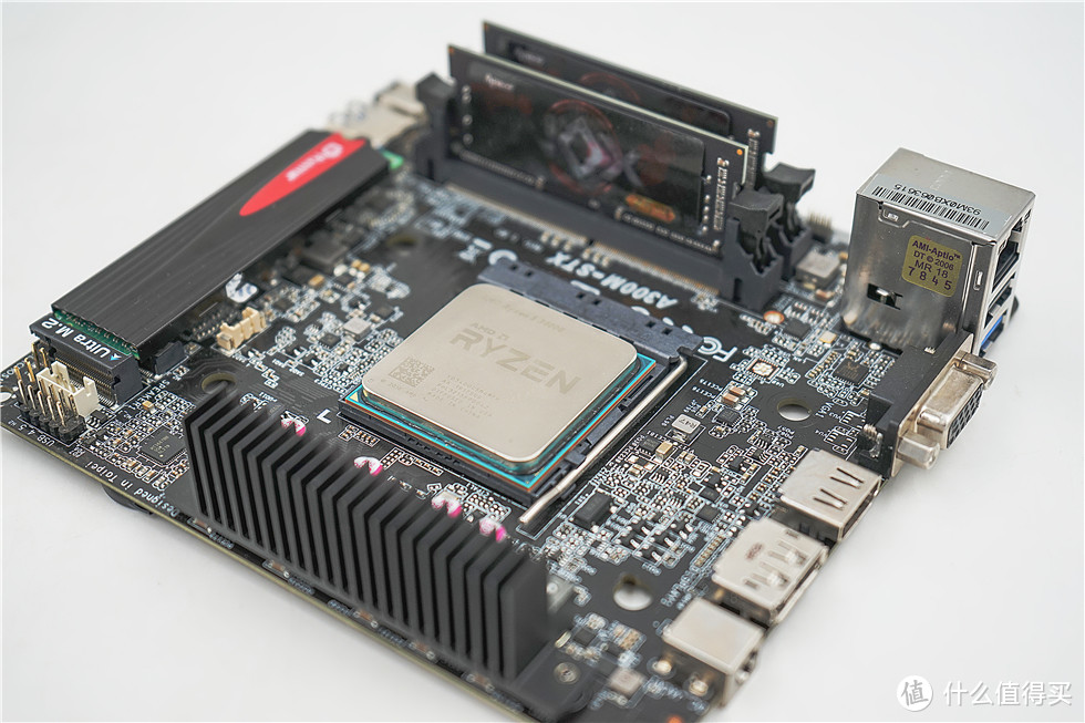 AMD YES！APU 3400G+华擎DeskMini A300超小系统装机记