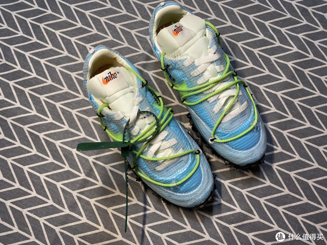 蓝绿配色的NIKE OFF WHITE WAFFLE RACER