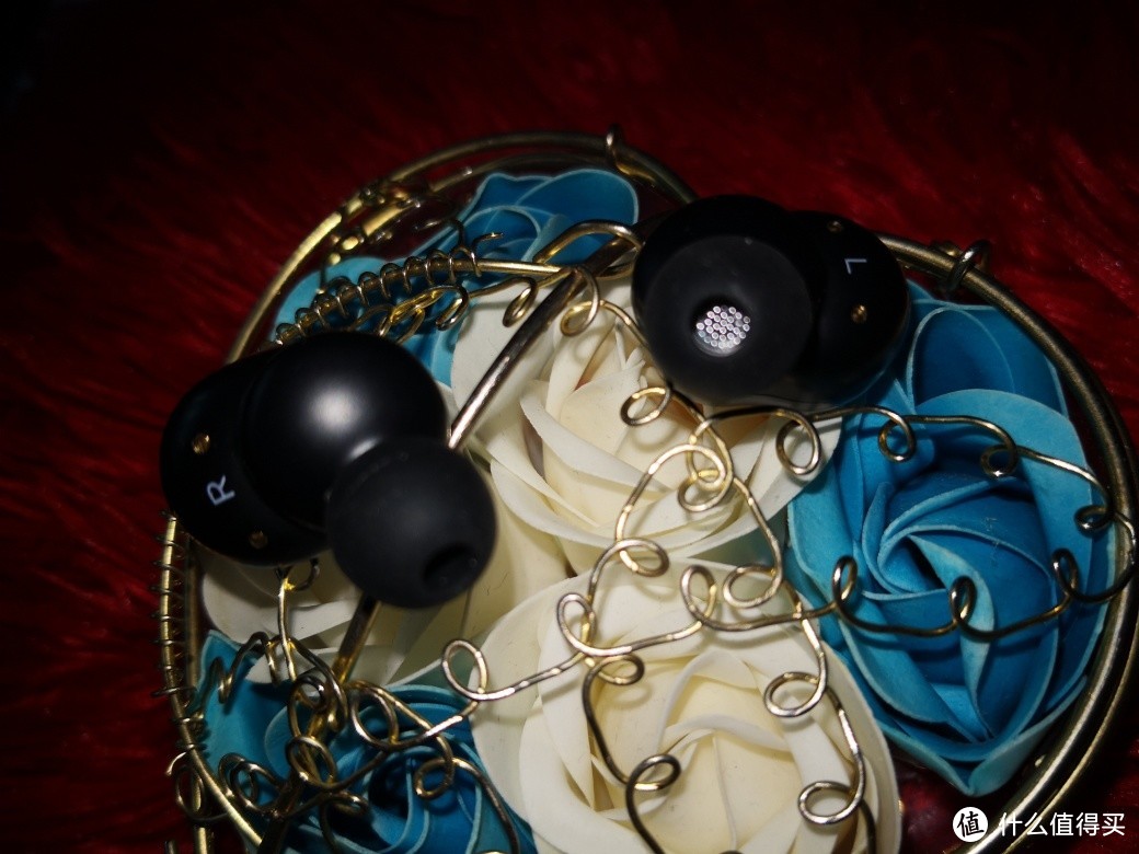 黑与白的碰撞、音乐的冰火三重奏-HIFIMAN (头领科技)TWS600A真无线蓝牙耳机评测