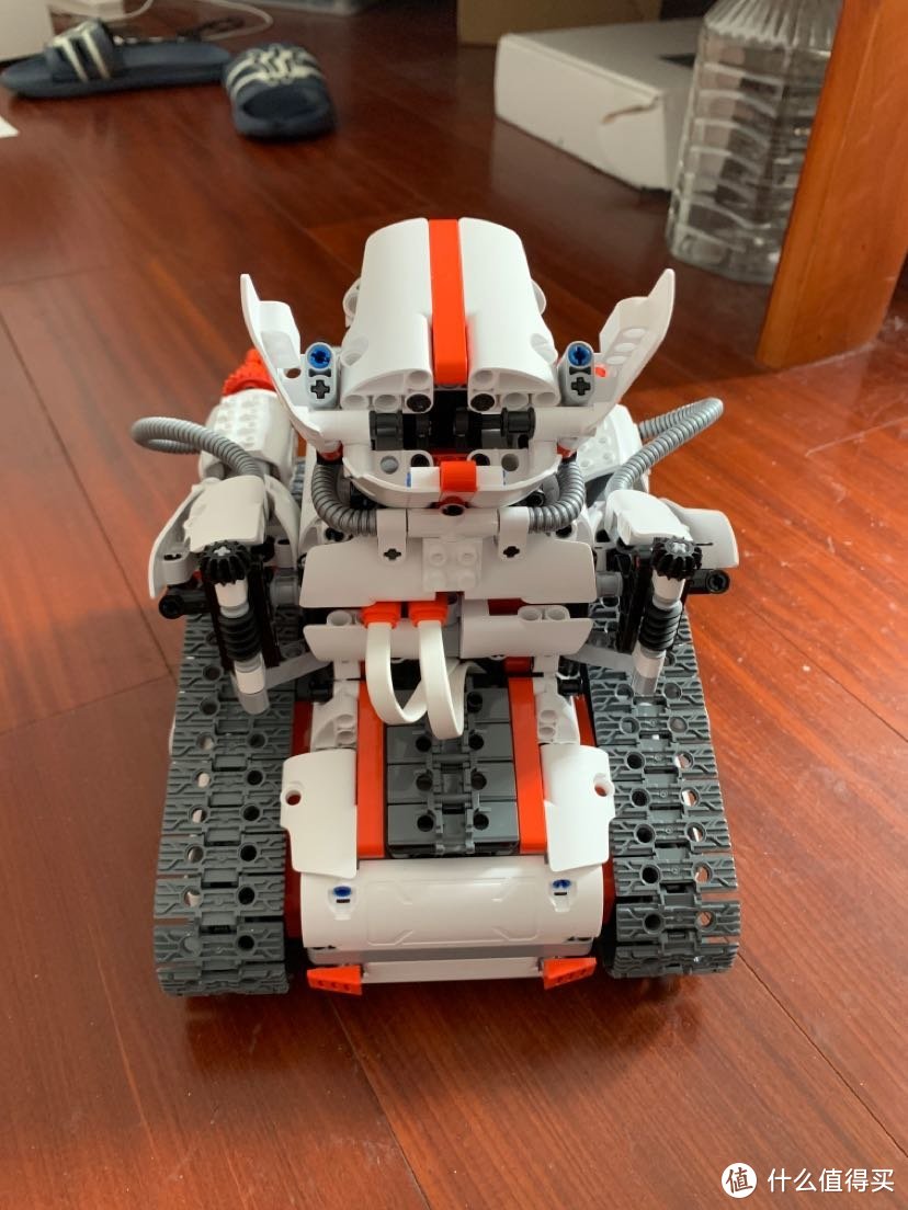 给大男孩的玩具—米兔积木机器人履带机甲的拆箱和拼装